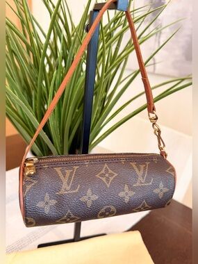 Louis Vuitton Mini Papillon Pochette
